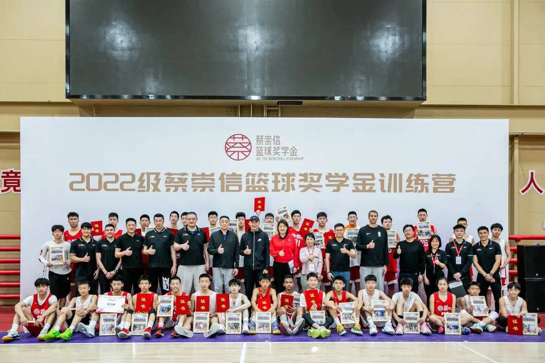 老年篮球爱好者如何练习控卫技巧_0