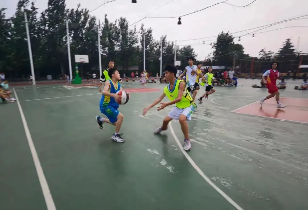 老年篮球爱好者如何练习控卫技巧_1
